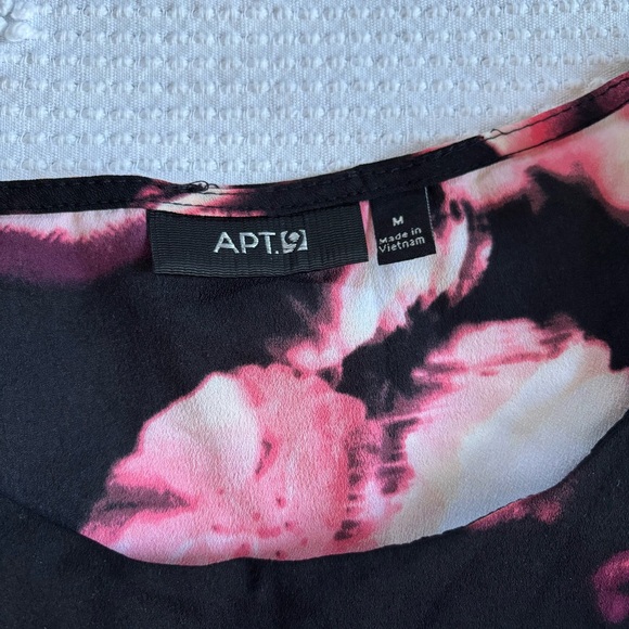 Apt. 9 women’s size medium black and pink sleeveless round neckline blouse top - Picture 5 of 8
